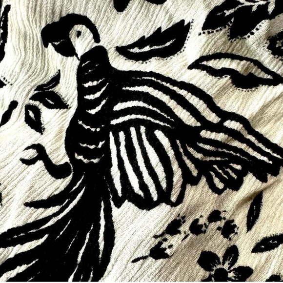 Vince Camuto Bird Floral Kimono Fringe Black and White One Size Stunning 🕊️🖤🤍 - Picture 5 of 5